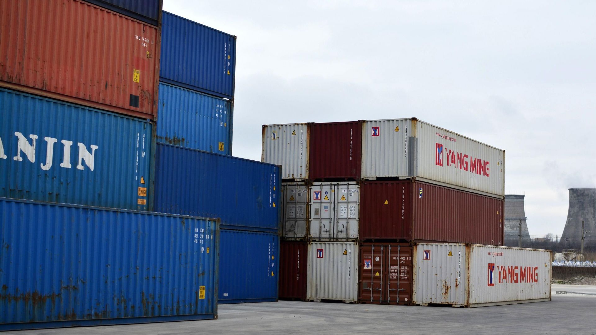 Пандемията срина външната търговия: с почти 9% износа, с повече от 6% вноса  