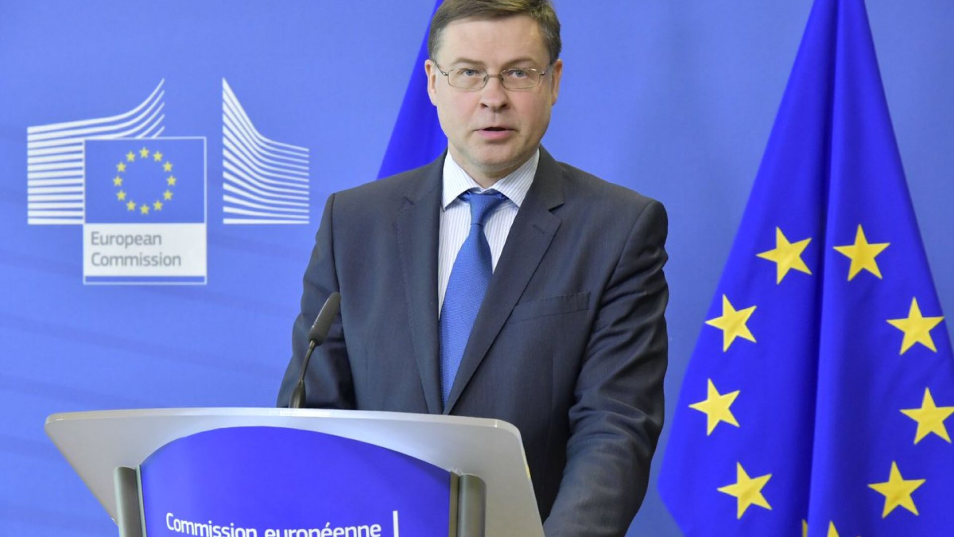 Валдис Домбровскис: Докладът по Европейския семестър няма общо с мониторинга
