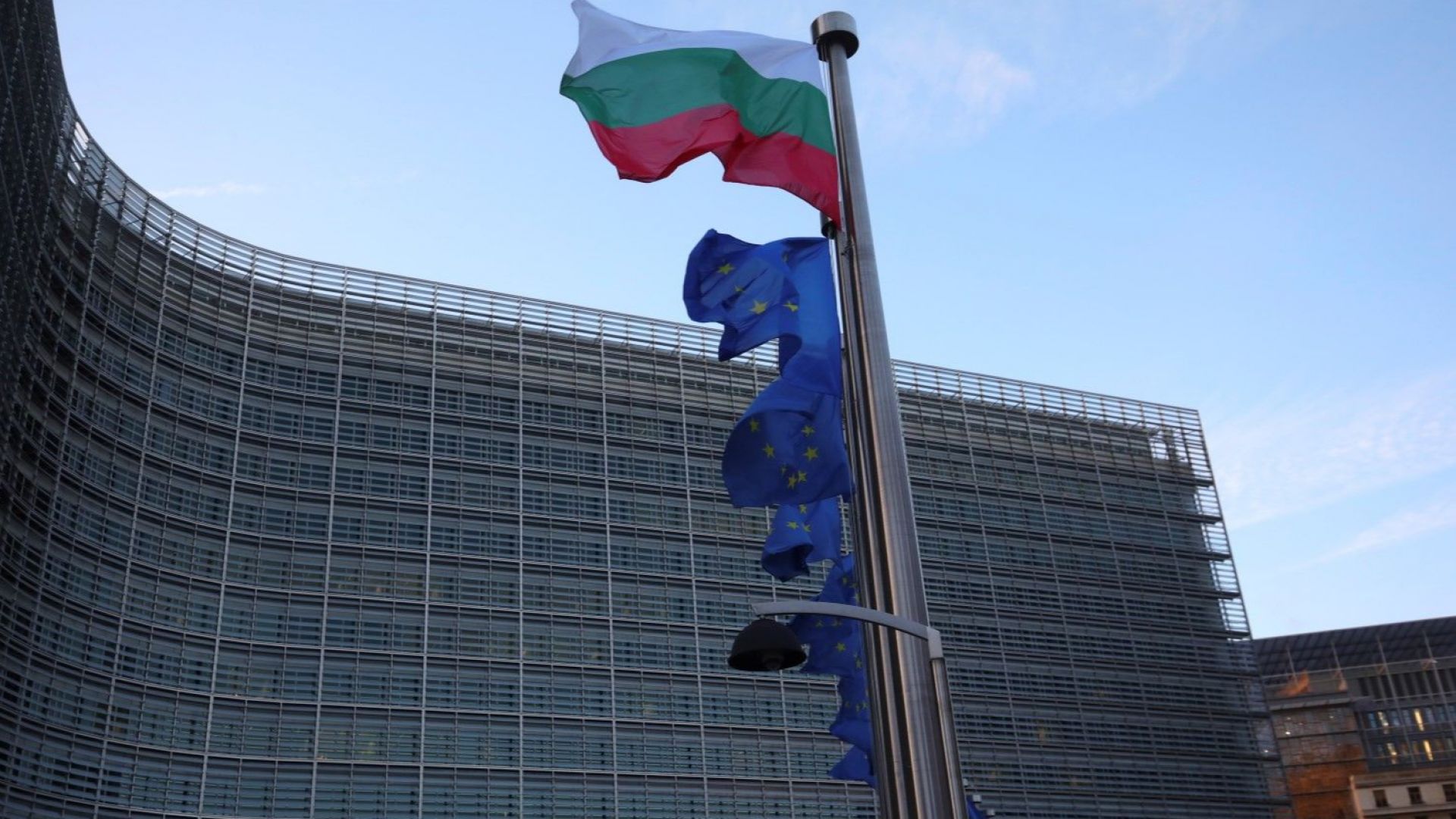ЕК: Засега не водим процедура срещу България по повод санкциите срещу Русия