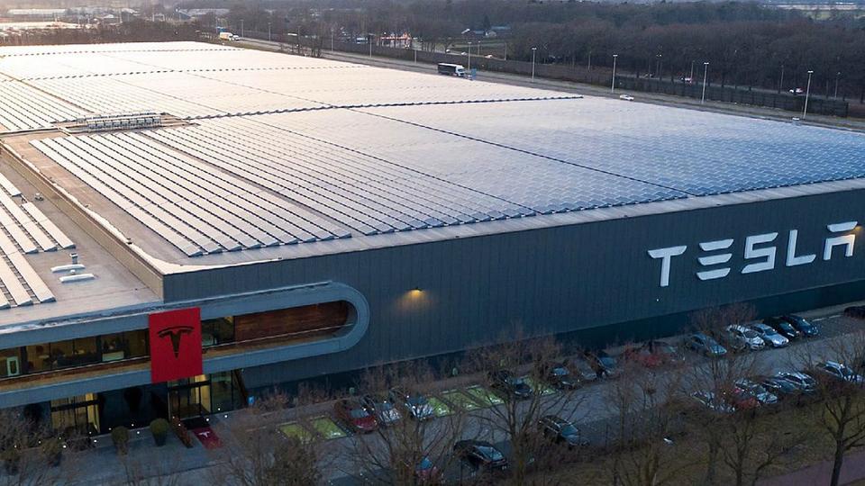 Tesla поставя на пауза гигазавода край Берлин