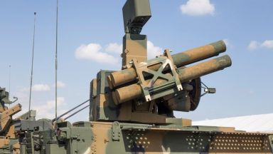 Най малко пет ракети са ударили базата на иракските ВВС в