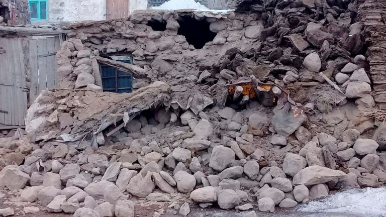 Най-малко осем човека са загинали в Турция в резултат от ...