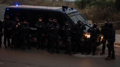 74 годишният мъж е обвинен в тероризъм както и в производството