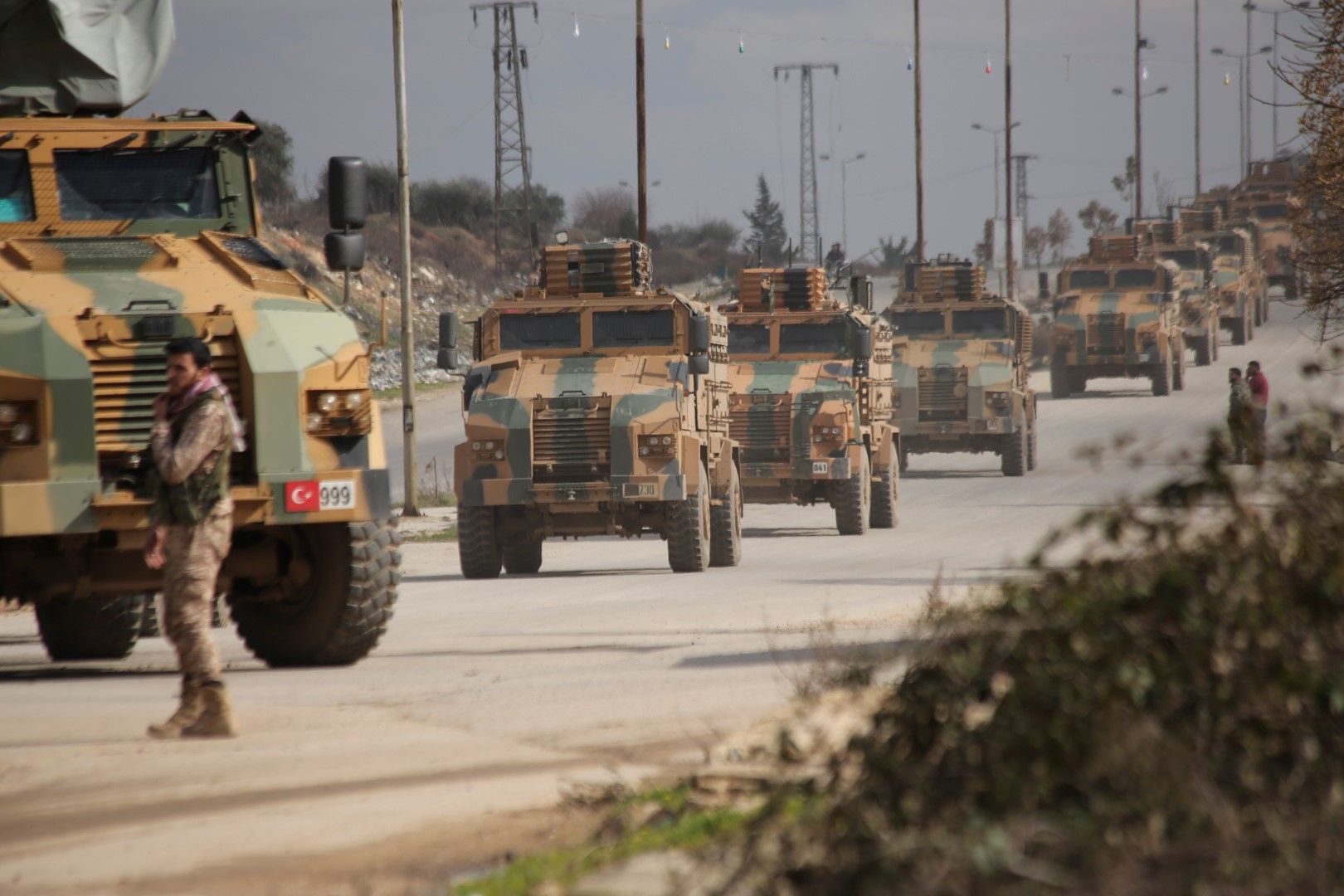 Турски военен конвой се придвижва в провинция Идлиб, 22 февруари