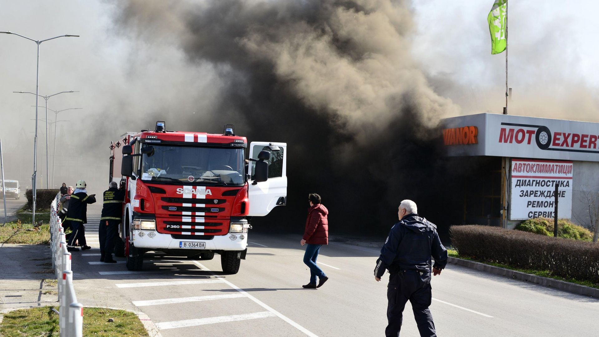 36-годишен подпалил сервиза за гуми във Варна