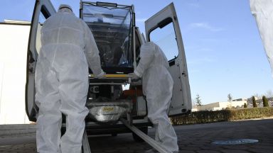 Двама медици от Добрич са починали вследствие на заразяване с