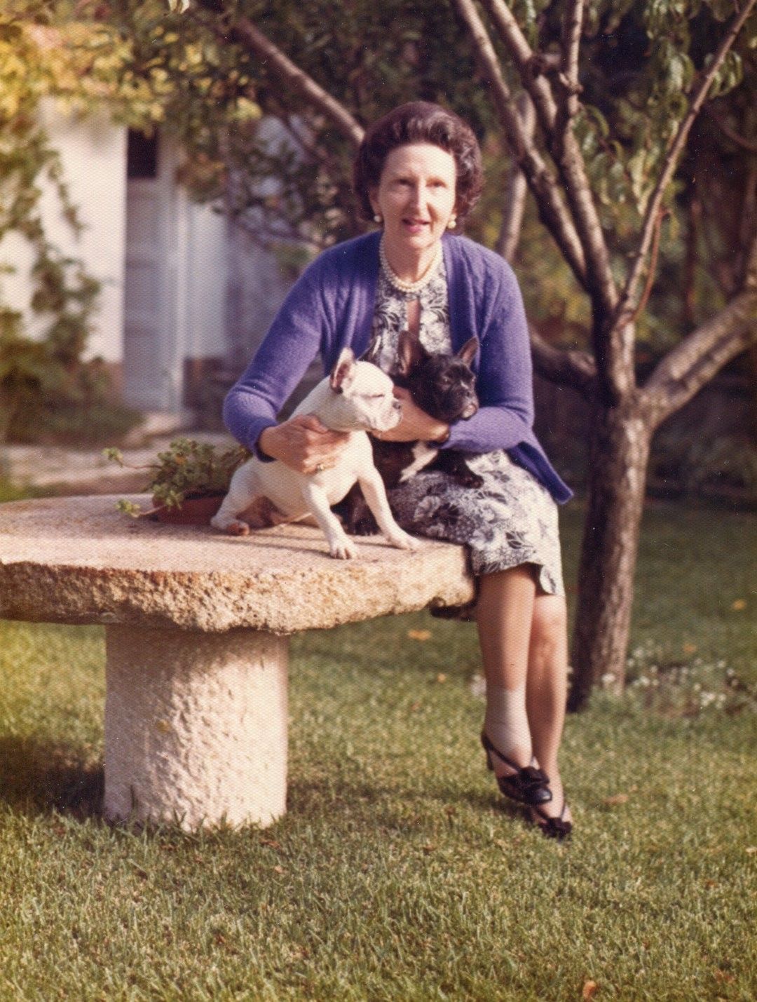 Царица Йоанна Савойска с Луна и Було