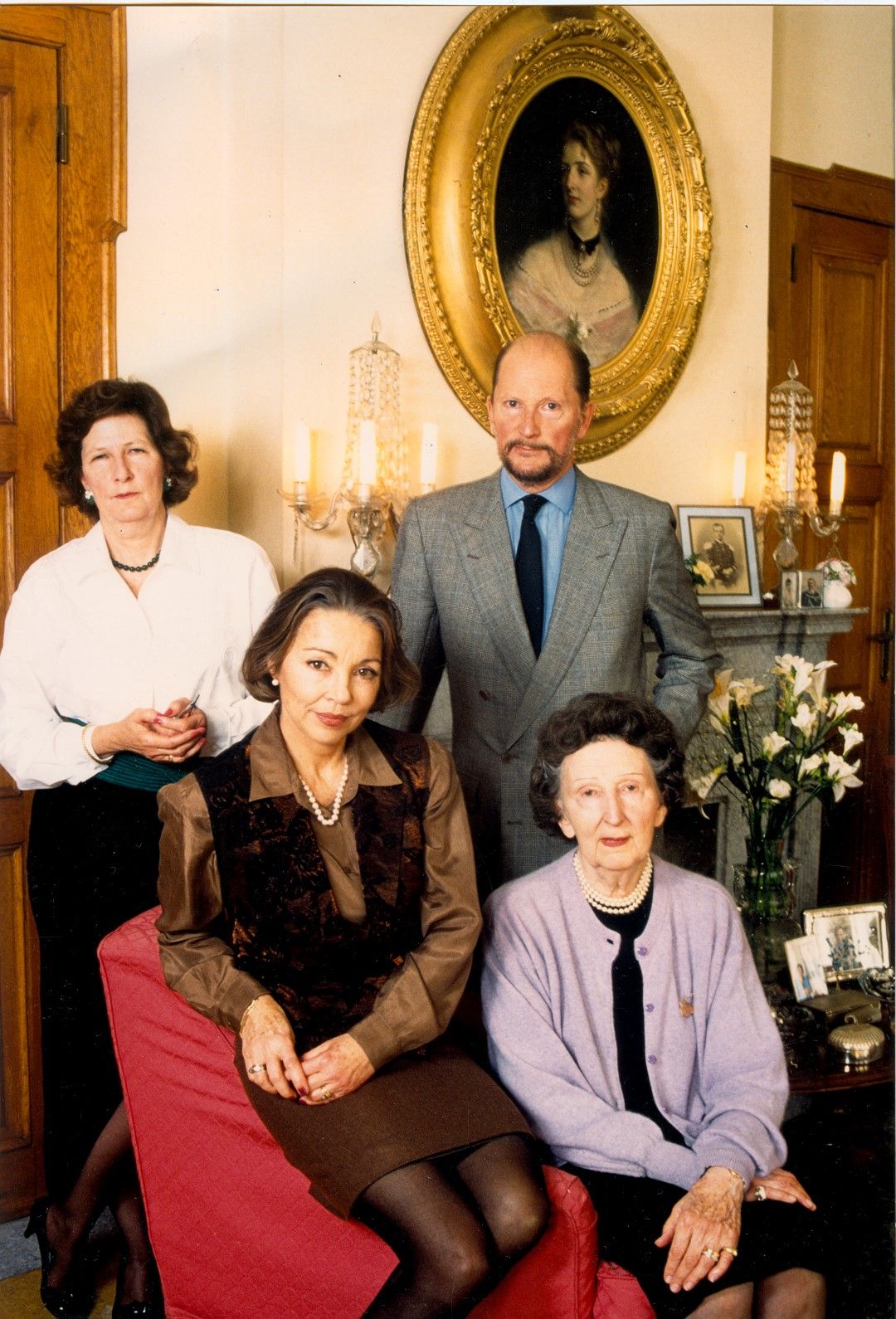 Царица Йоанна Савойска със семейството си 