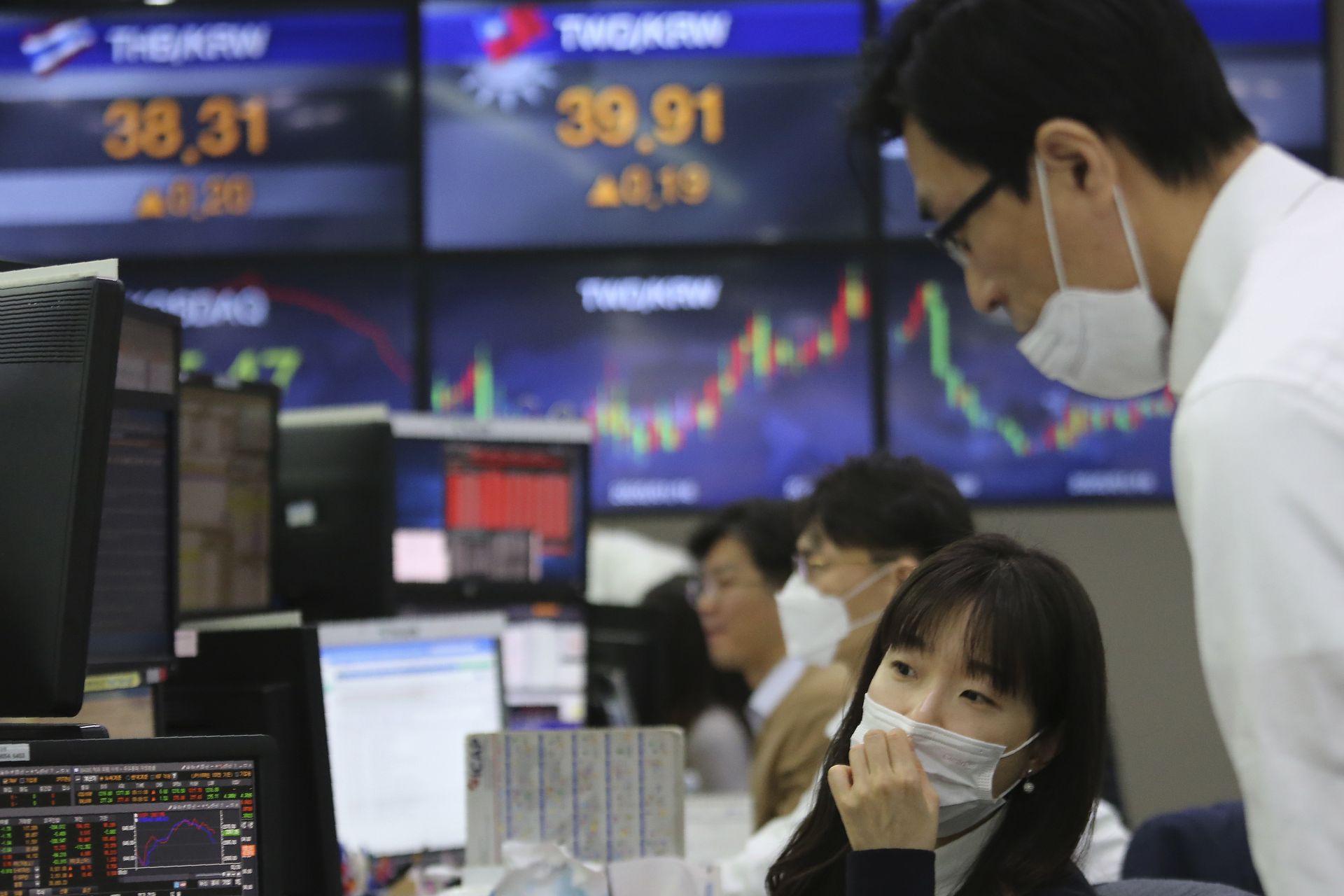 Водещият индекс на Токийската фондова борса Никкей-225 днес изгуби 0,79 процента и закри на равнище 22 426,19 пункта