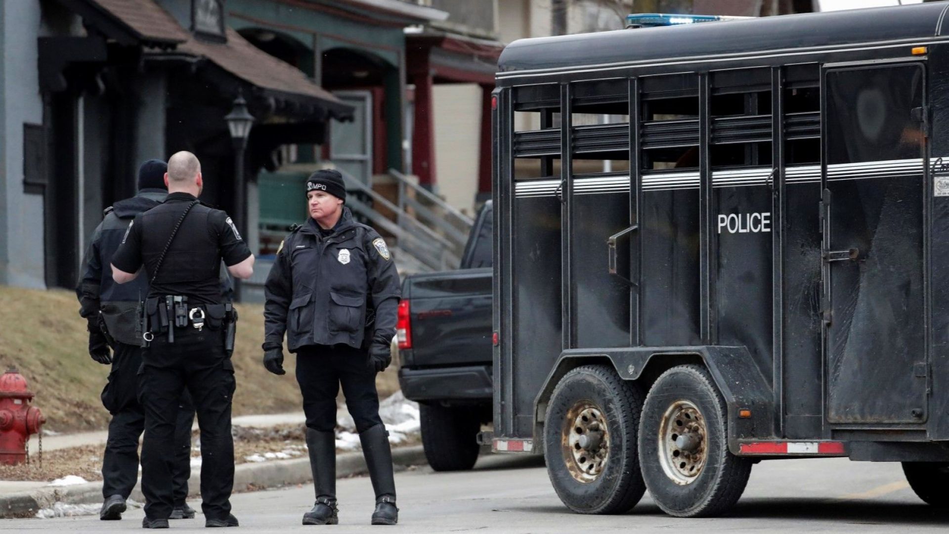 Шест души загинаха при стрелба на територията на административния комплекс