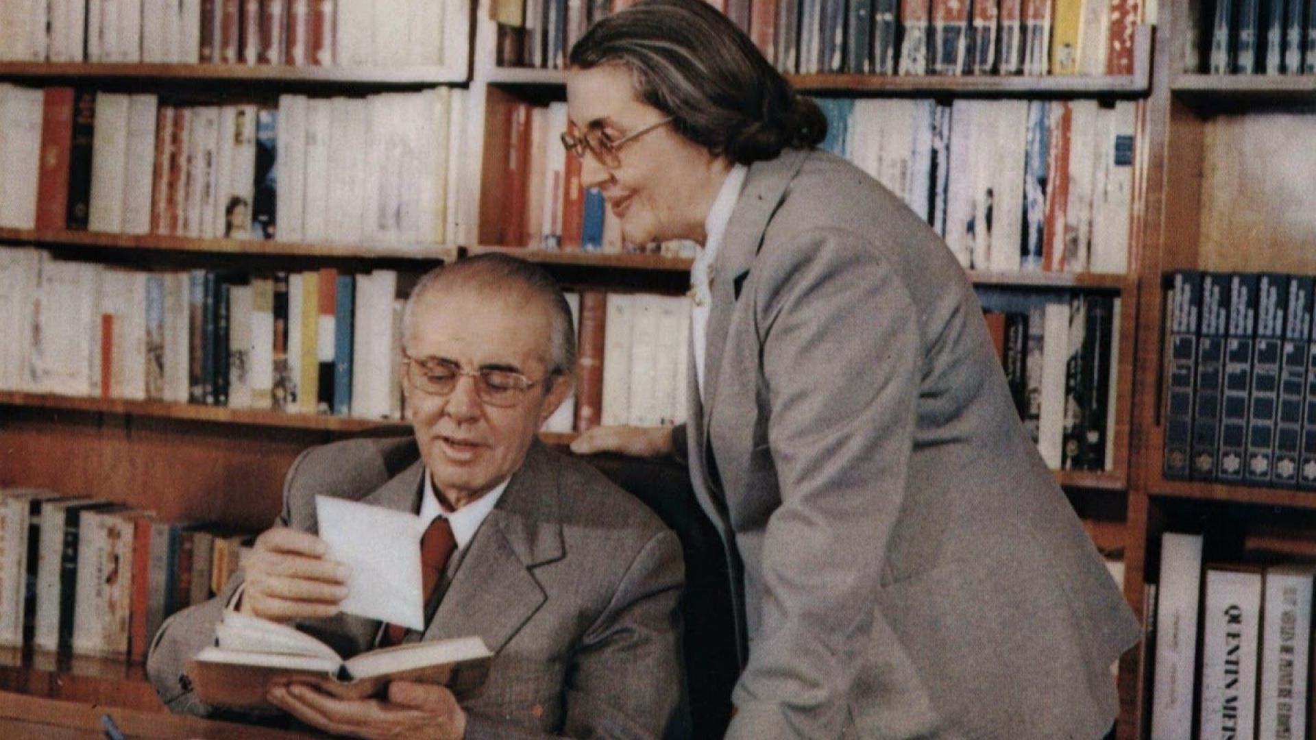 Вдовицата на бившия албански диктатор Енвер Ходжа Неджмие почина