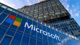 Microsoft с голяма AI-инвестиция в Обединените арабски емирства