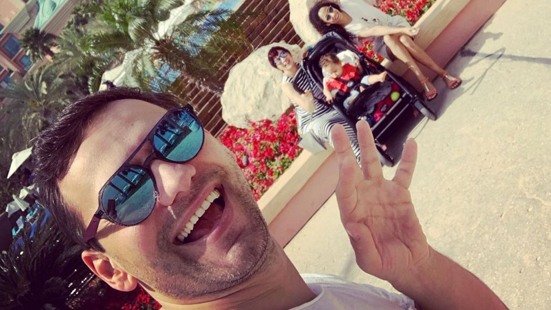 Орлин Павлов и семейството му щастливи в Дубай