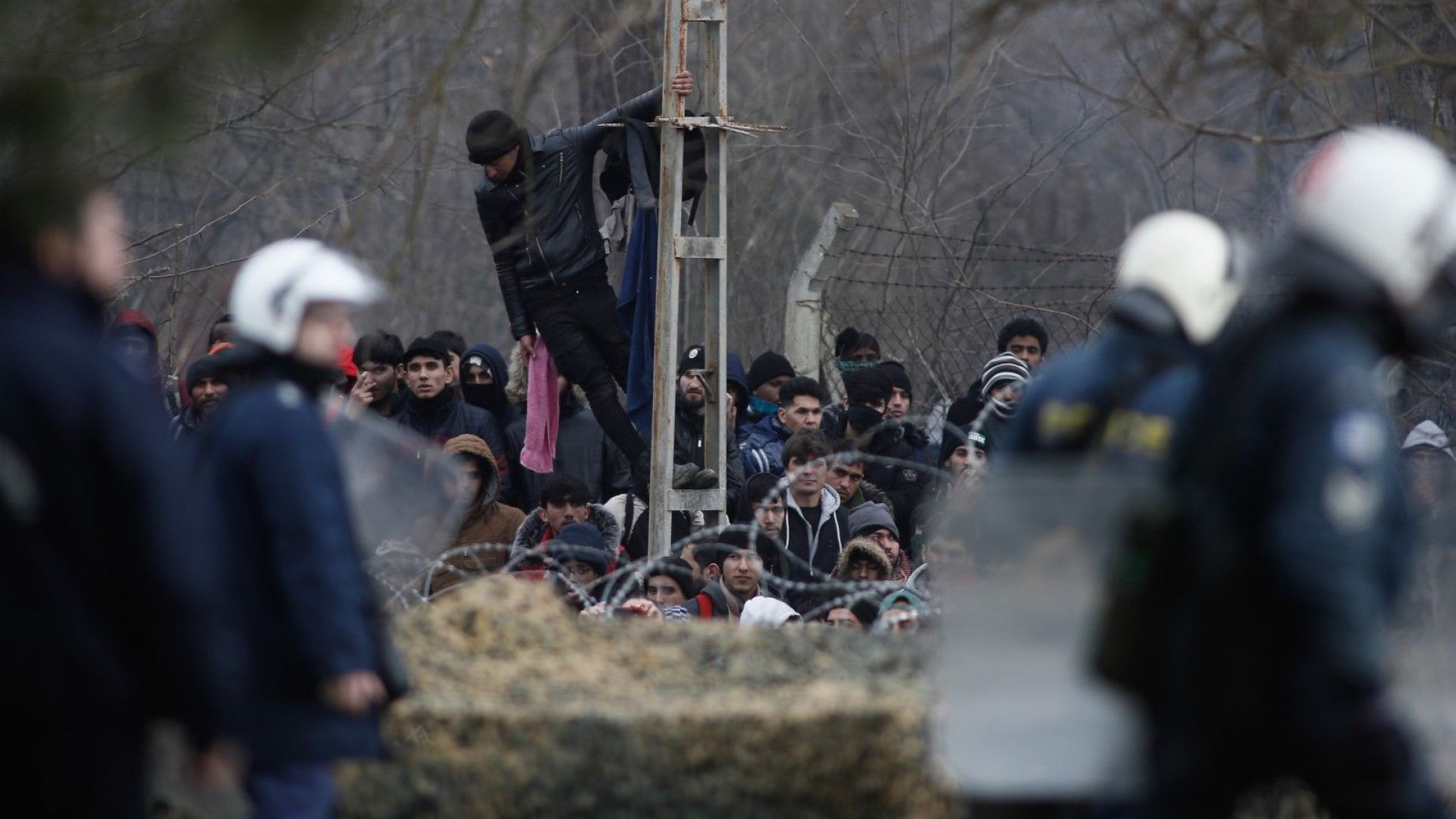 Полиция и армия се готвят за отпор срещу опити за мигрантски пробив