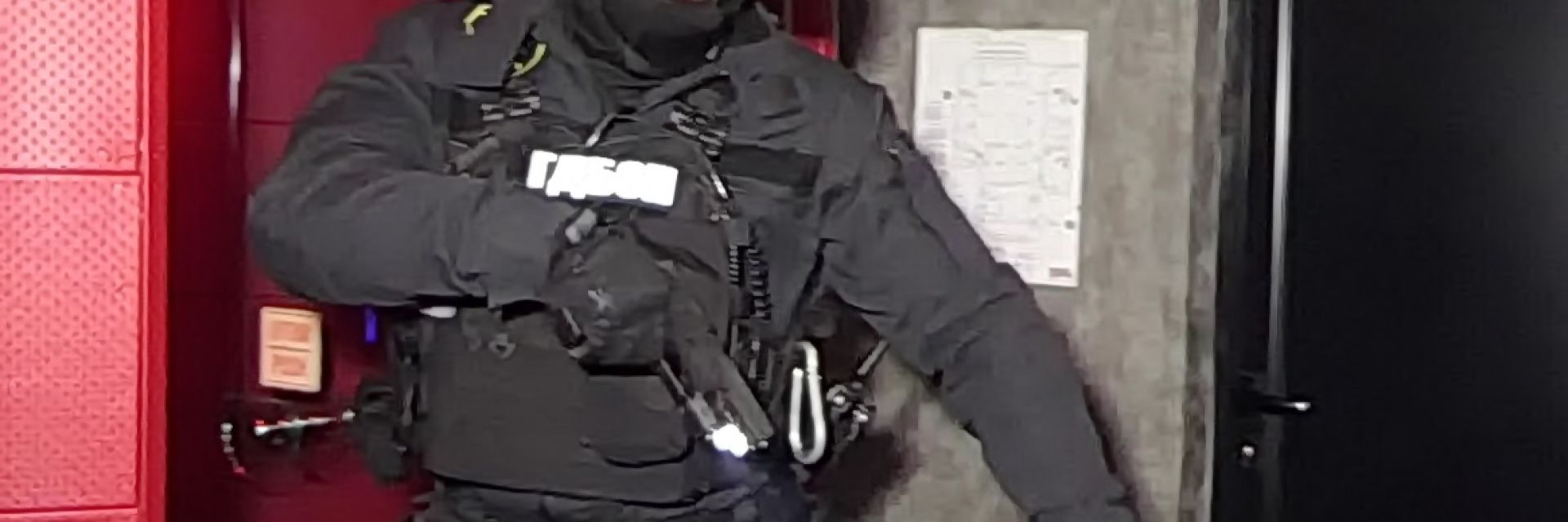 ГДБОП задържа 13 души от група за незаконни секс услуги в София (снимки, видео)