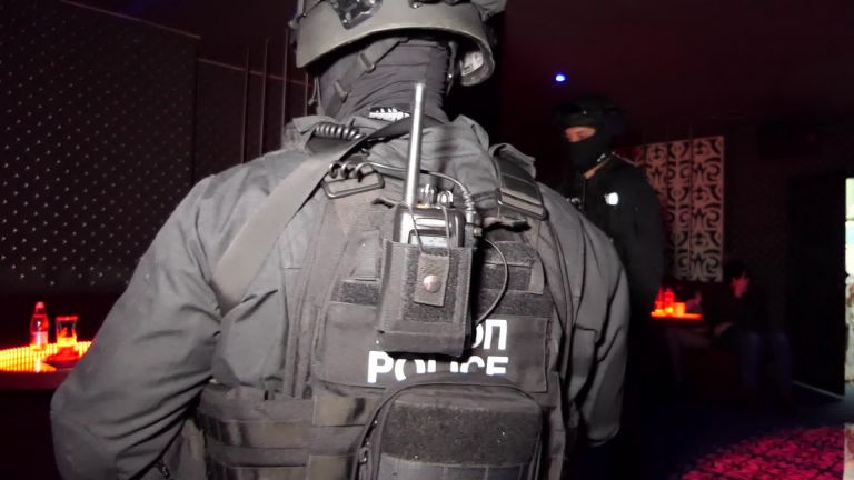 Служител на ГДБОП е хванат да шофира сред употреба на