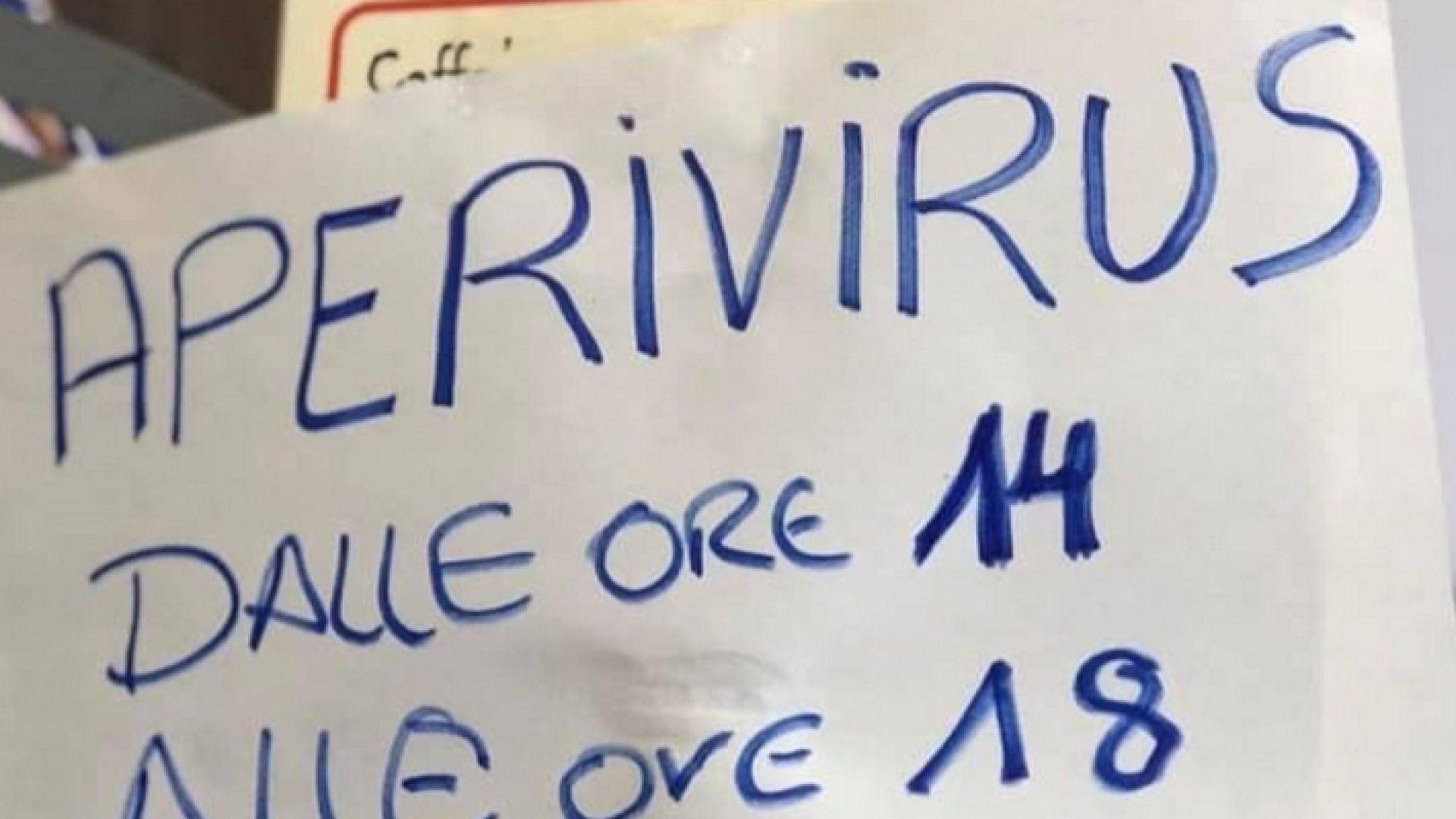 Аперивирус игра на думи с аперитив б р в Милано