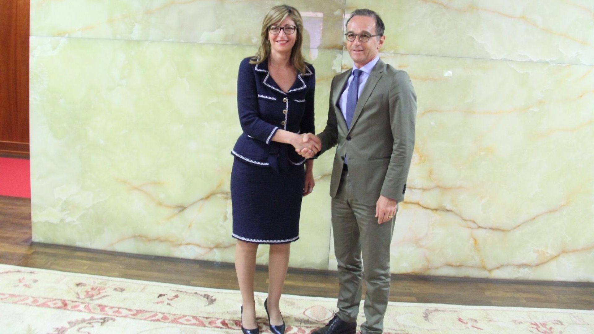 Вицепремиерът и министър на външните работи Екатерина Захариева се срещна