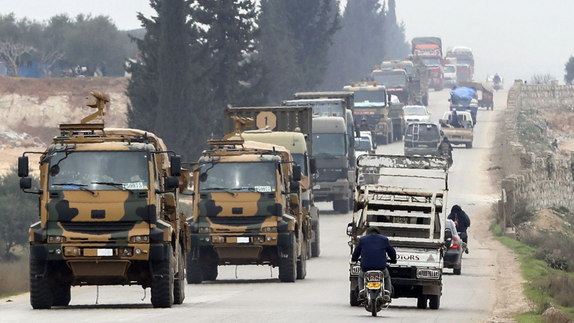 Турция свали сирийски военен самолет в Северозападна Сирия където боевете