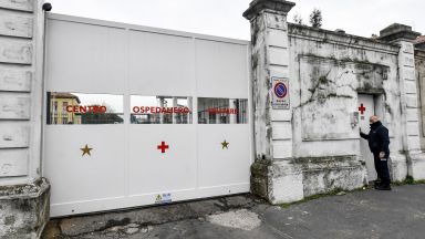 Италианските лекари и медицински сестри които бяха временно отстранени заради