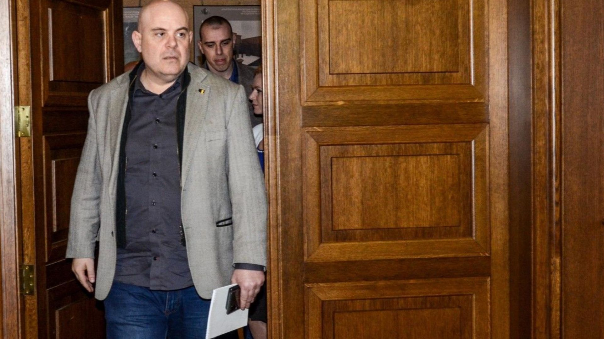 ВСС прие искането за предсрочно освобождаване на Гешев "за сведение"