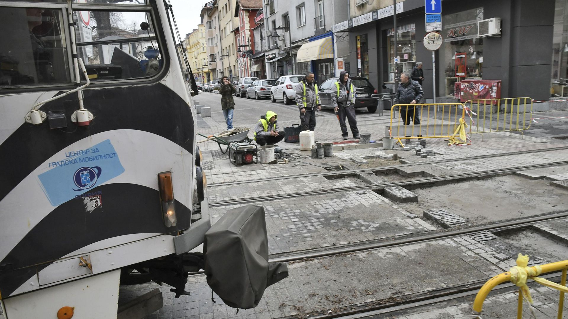 Реновираната само преди година емблематична улица Граф Игнатиев отново се