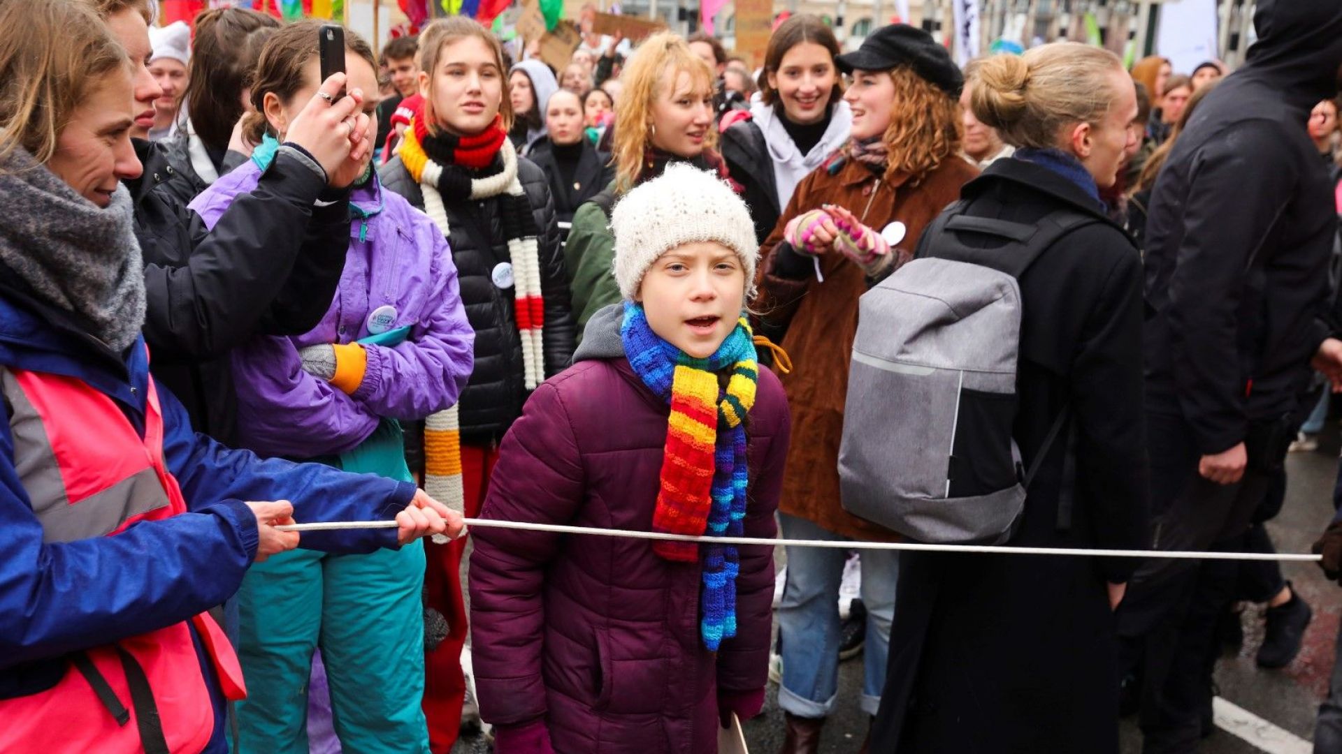 Няколко хиляди души се събраха този следобед в Брюксел на
