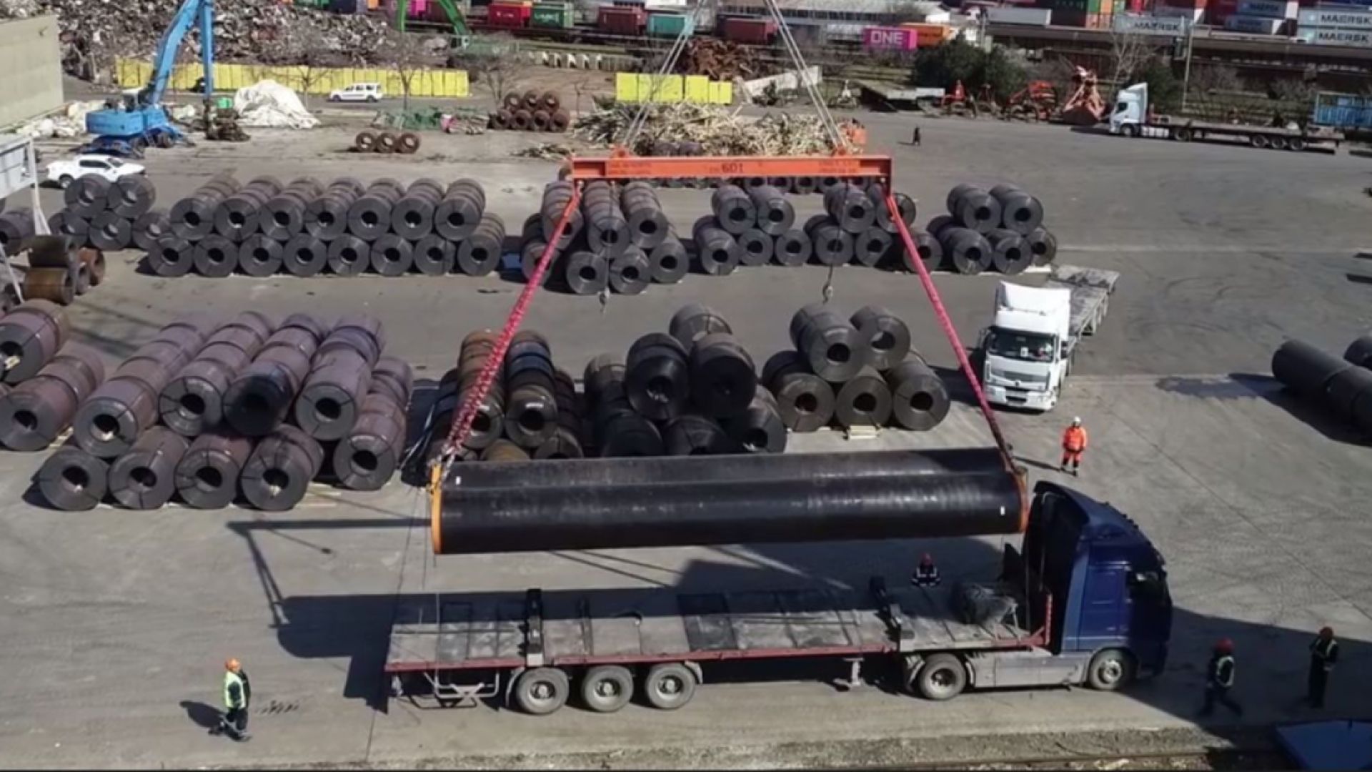 На пристанище Бургас ежедневно пристигат стоманени тръби с които се
