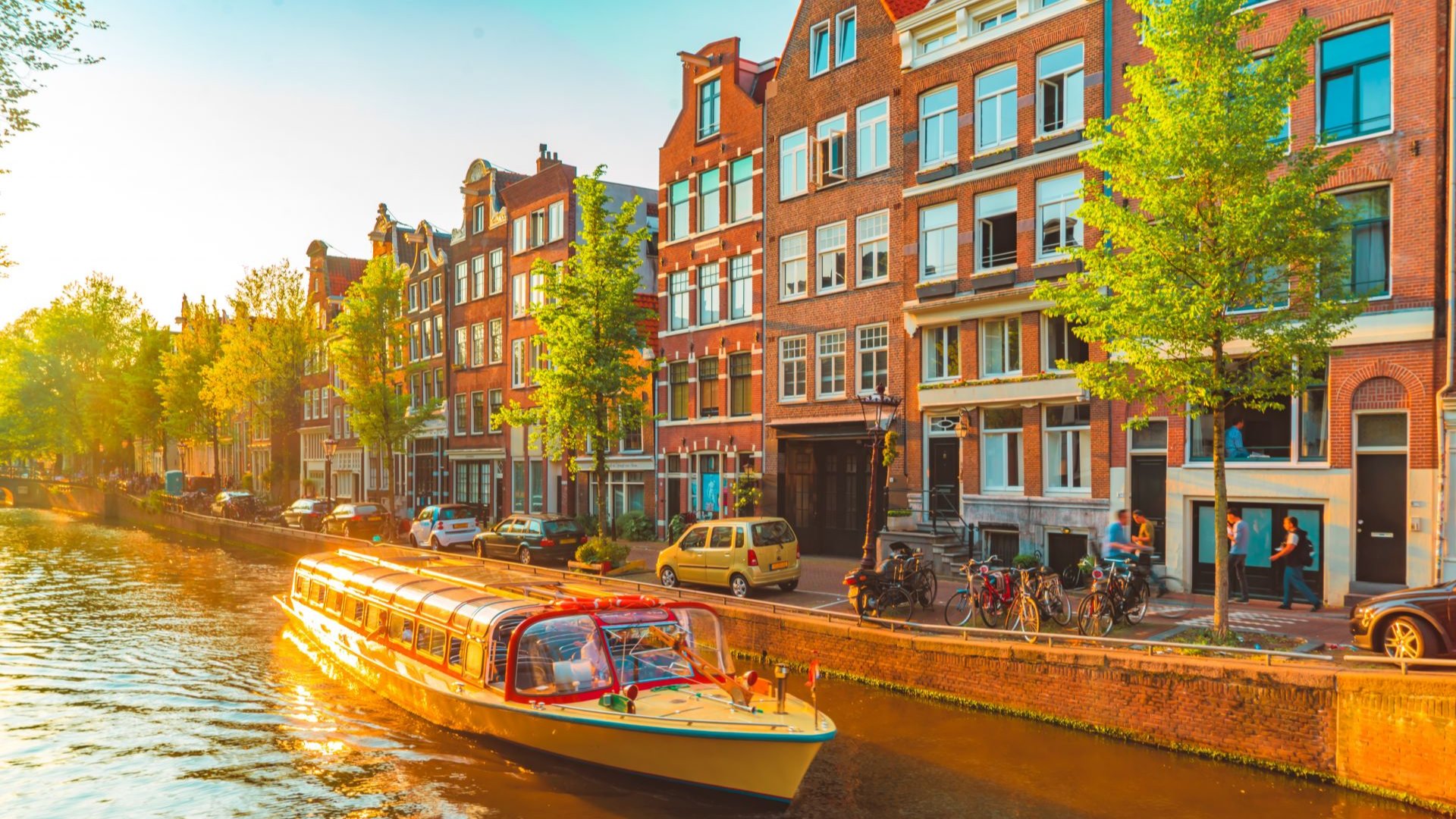 Първият ресторант в който клиентите хапват и пийват вино но