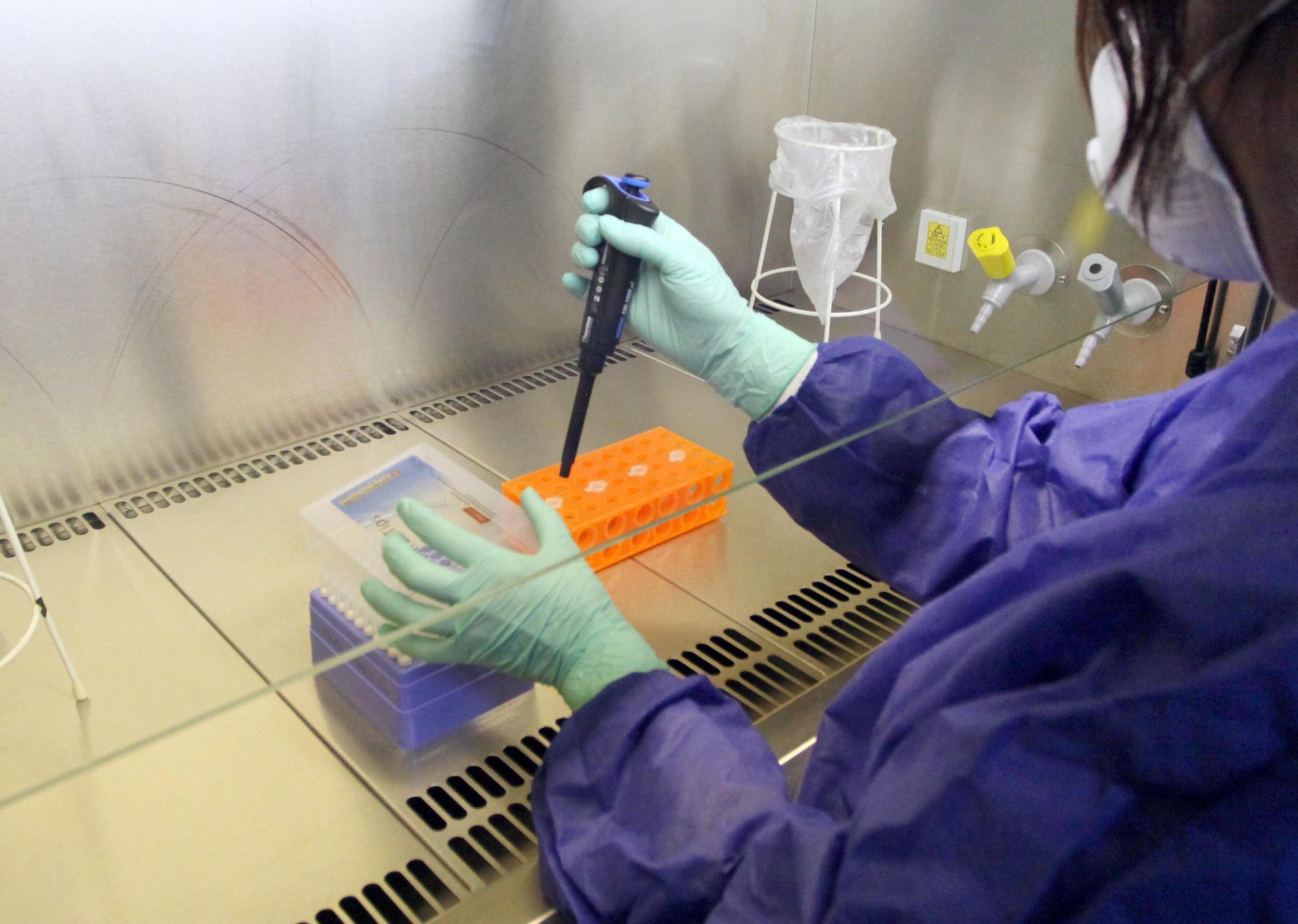 Военномедицинска академия /ВМА/ разкри още една лаборатория за обработка и изследване на проби за коронавирус