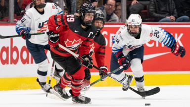 Епидемията провали и световното по хокей за жени в Канада