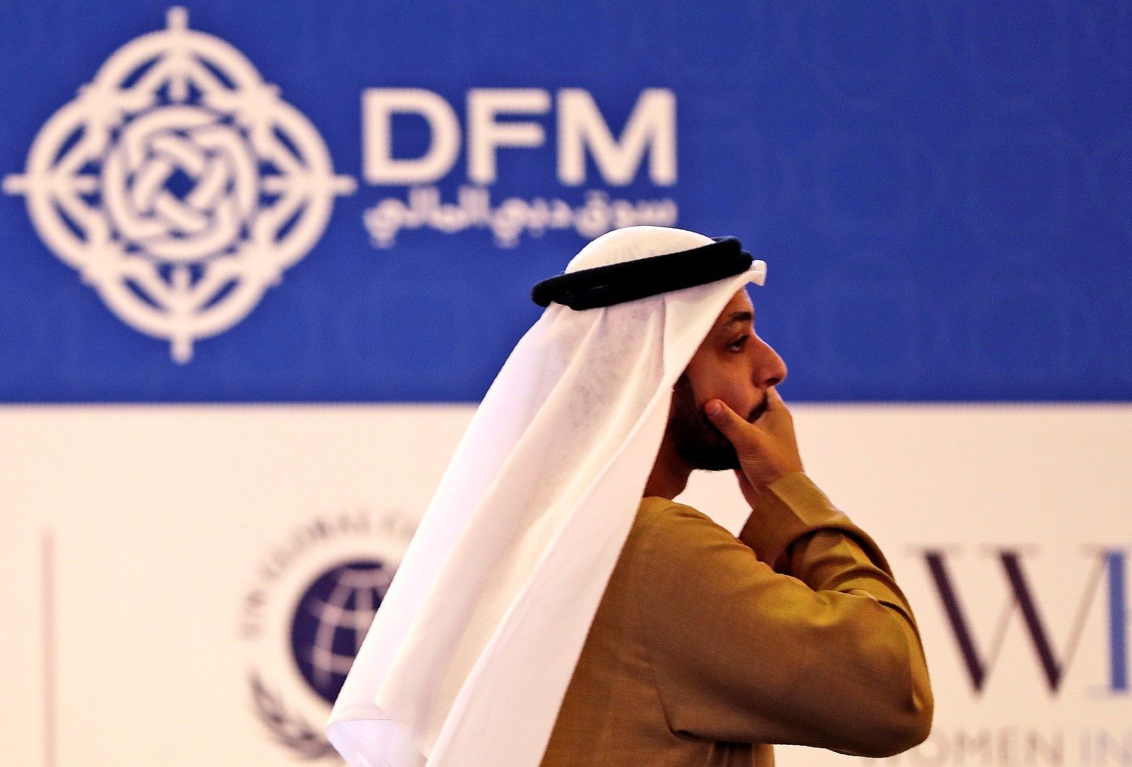 Дубайският финансов пазар реагира на срива на петролните цени