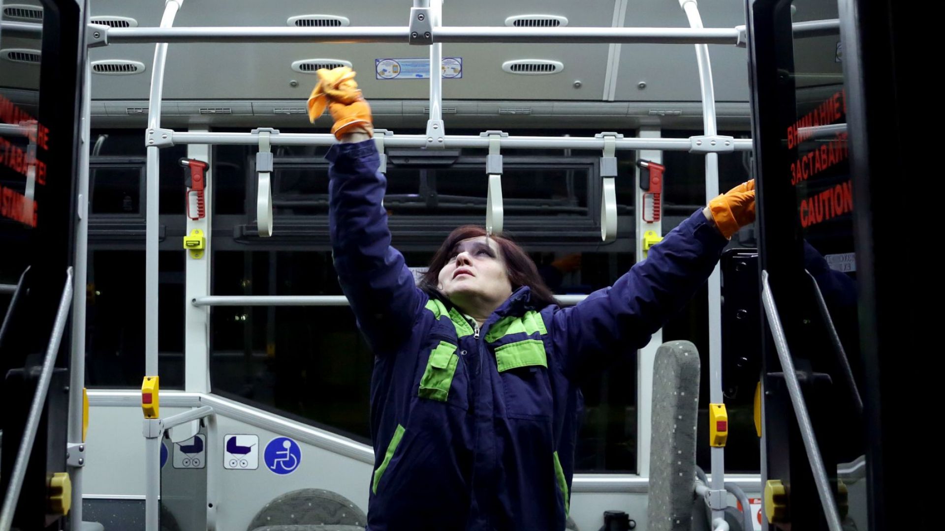 От днес 18 май контрольорите в Столичния градски транспорт вече
