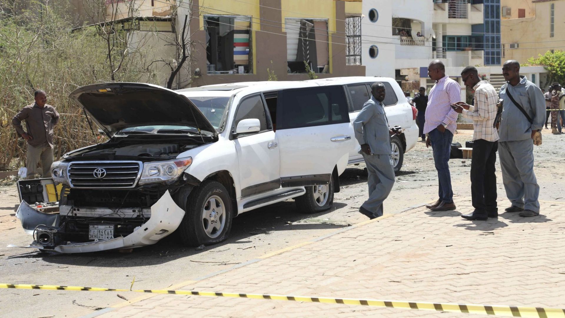 Суданският премиер Абдала Хамдок оцеля днес при бомбен атентат в