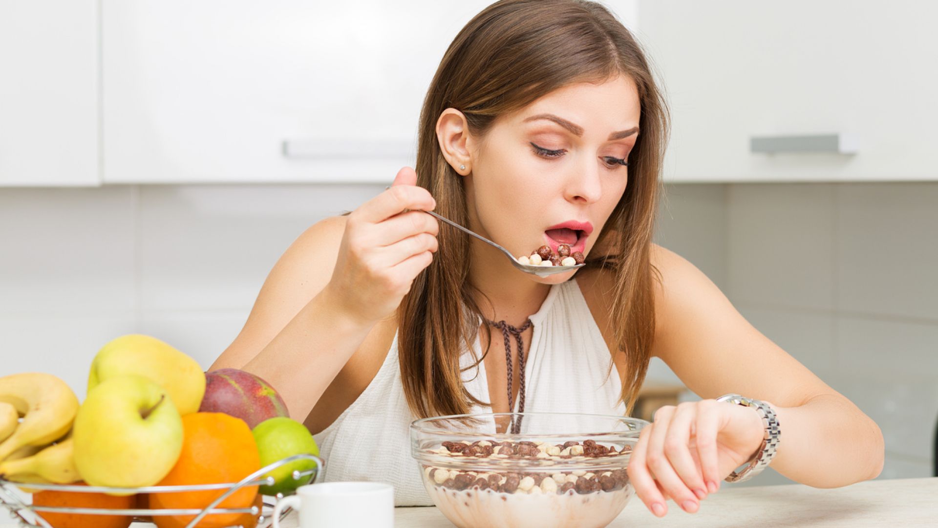 Времето на хранене влияе  върху телесния ритъм  и метаболизма