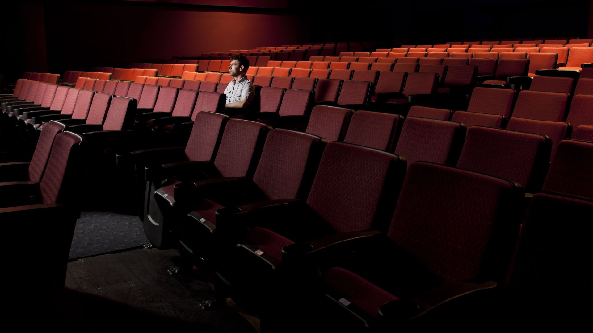 Асоциацията на българските киносалони поиска оставката на културния министър В