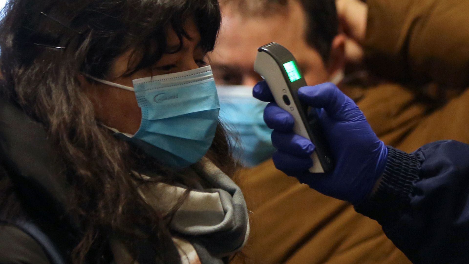 Борисов: България губи десетки милиони от коронавируса. В МС мериха температурата (снимки)