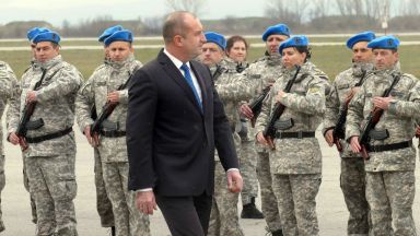 Президентът Румен Радев ще посети авиобазата Граф Игнатиево където ще