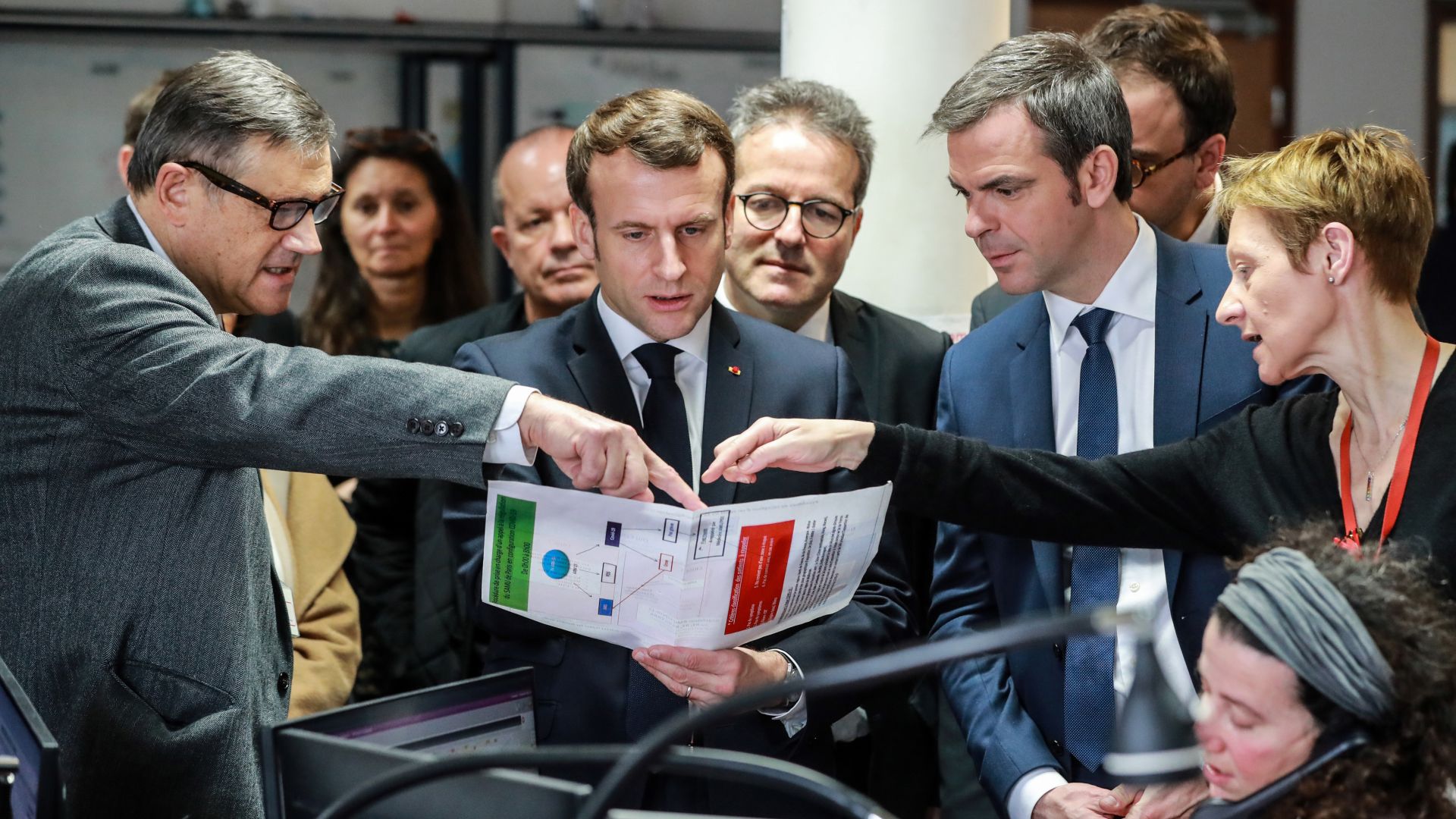 Френският президент Еманюел Макрон посети днес Марсилия за да разговаря