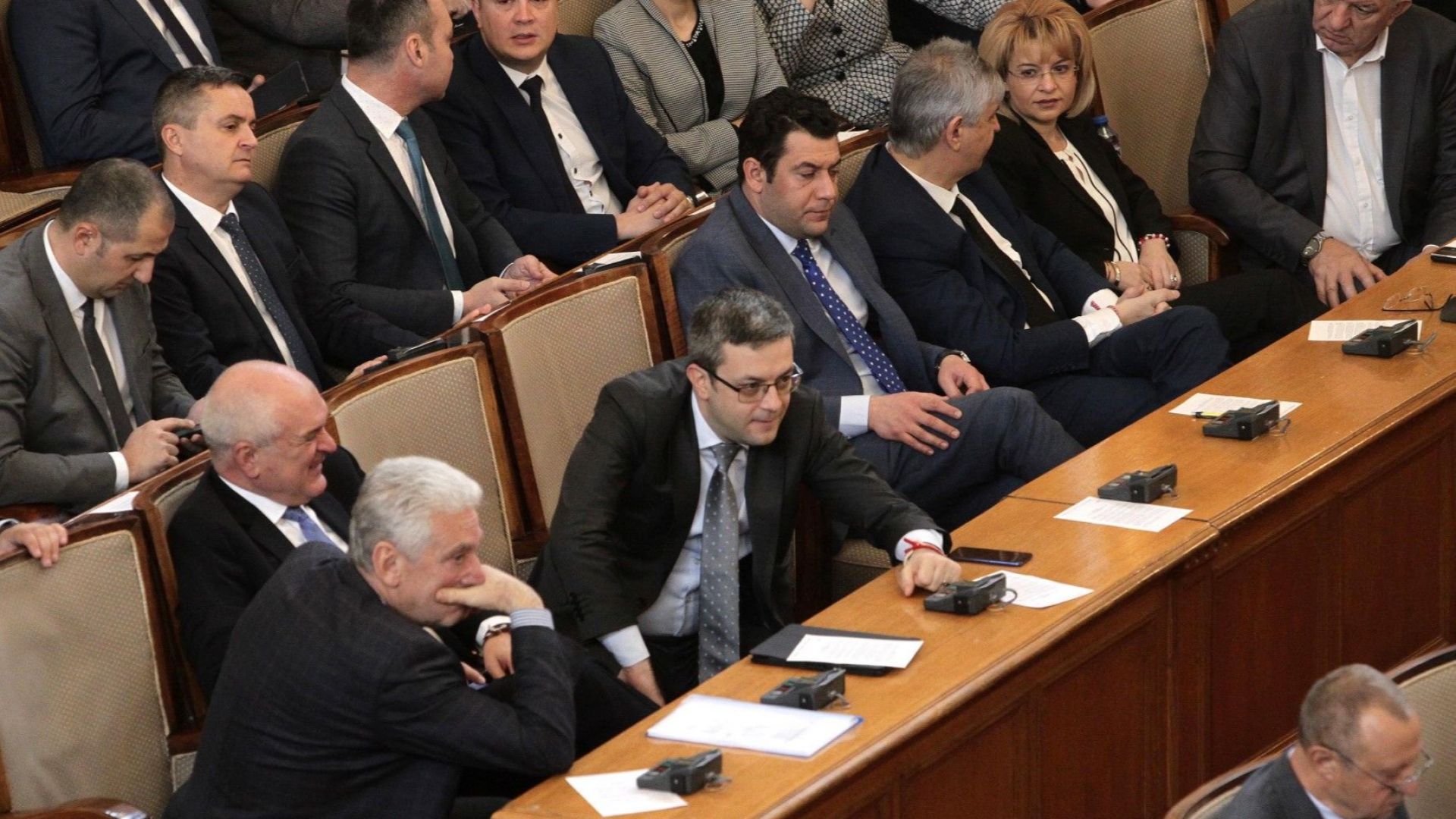 Работодателите ще могат да предоставят само платен годишен отпуск на