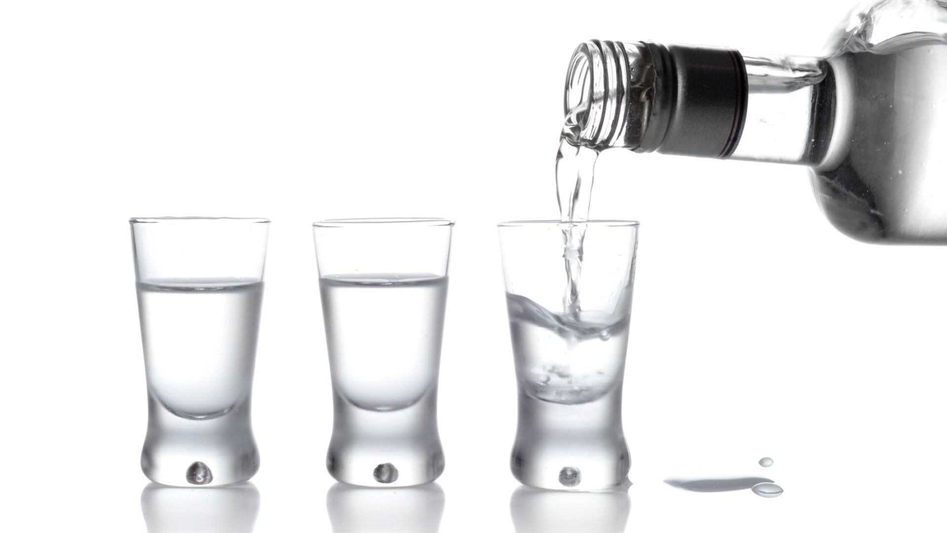 Има я! Руски учени създадоха водка, която не предизвиква махмурлук