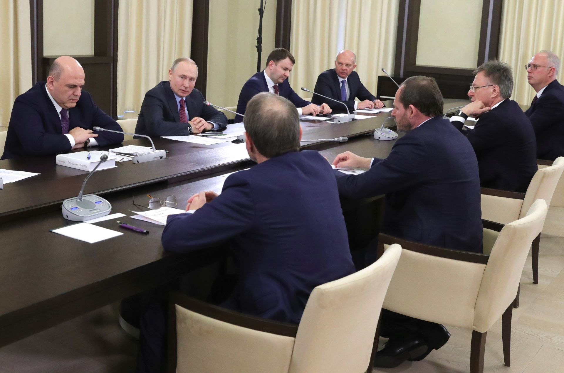 Путин на среща с инвеститори