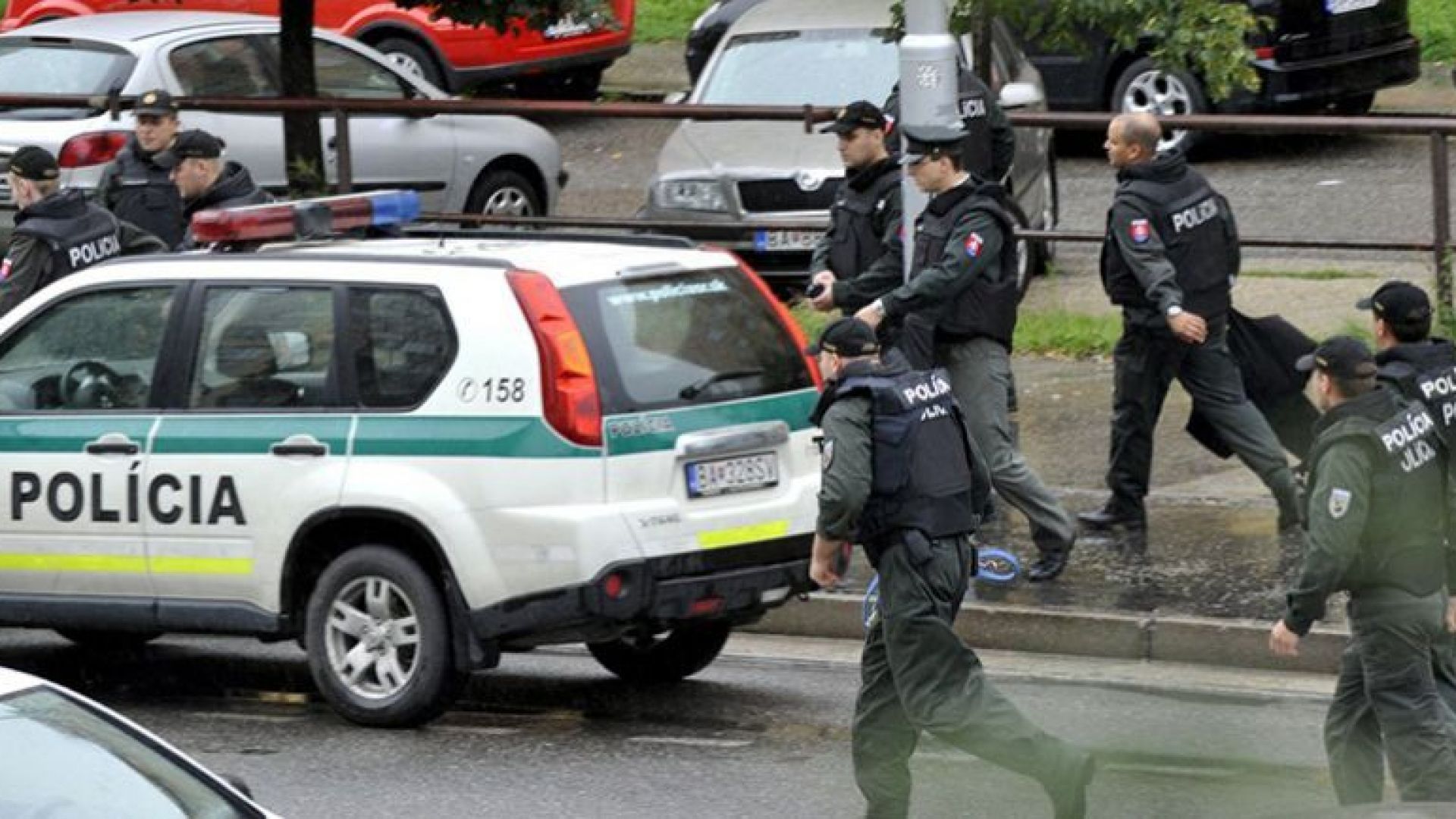 Словашката полиция арестува днес 13 съдии и няколко други служители
