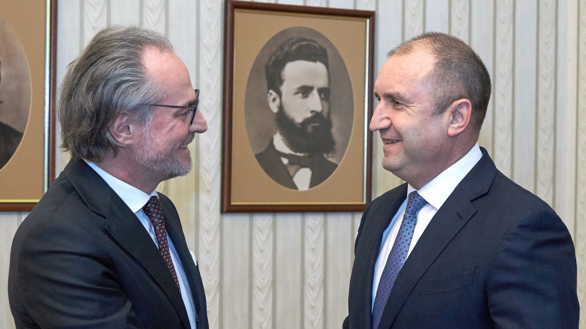 Президентът Радев се срещна с председателя на ВКС Лозан Панов