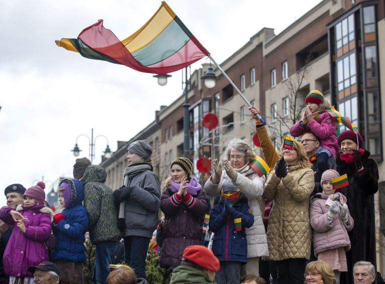 Преди 30 години: Когато литовците казаха "сбогом" на Москва (снимки) | Днес.dir.bg