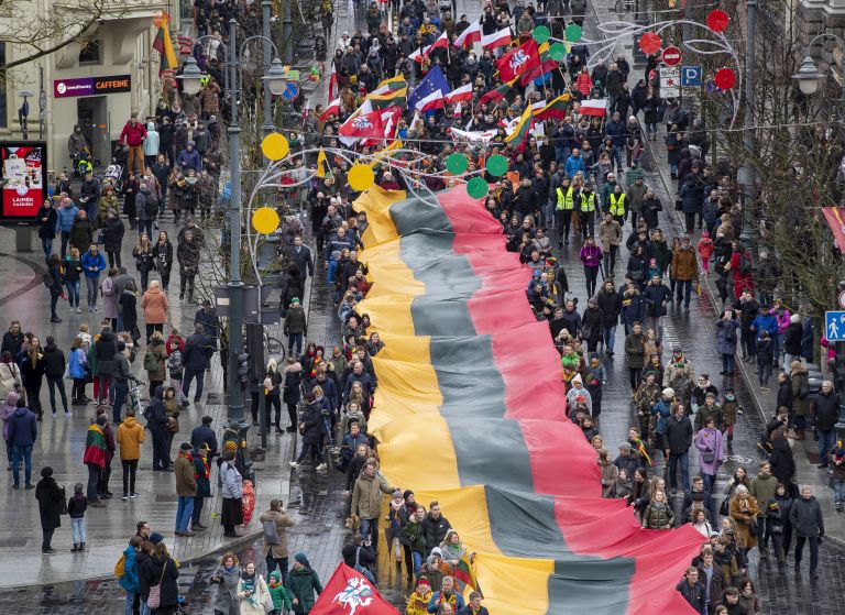 Преди 30 години: Когато литовците казаха "сбогом" на Москва ...