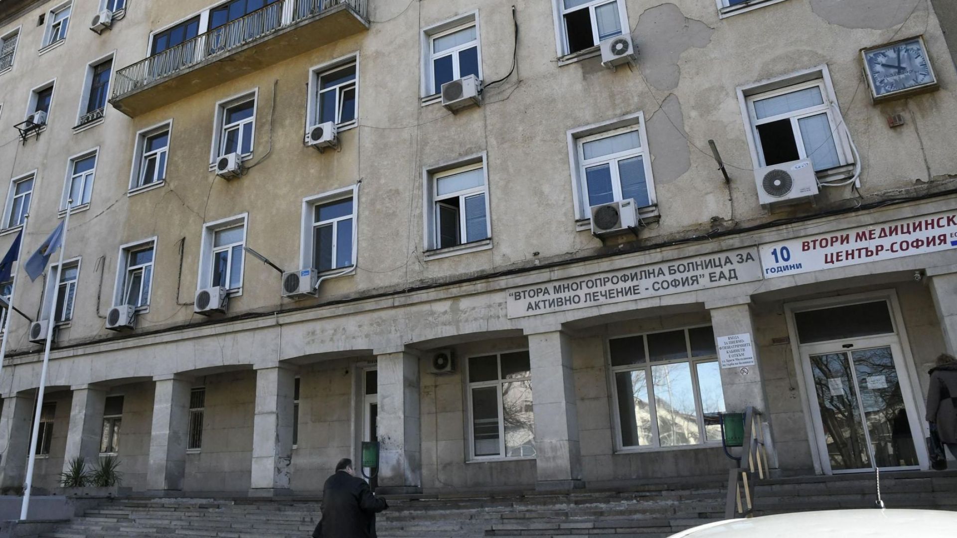 Увеличават COVID леглата в общинските болници в София