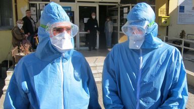 Плевенската болница получи маски, гащеризони и очила срещу коронавируса