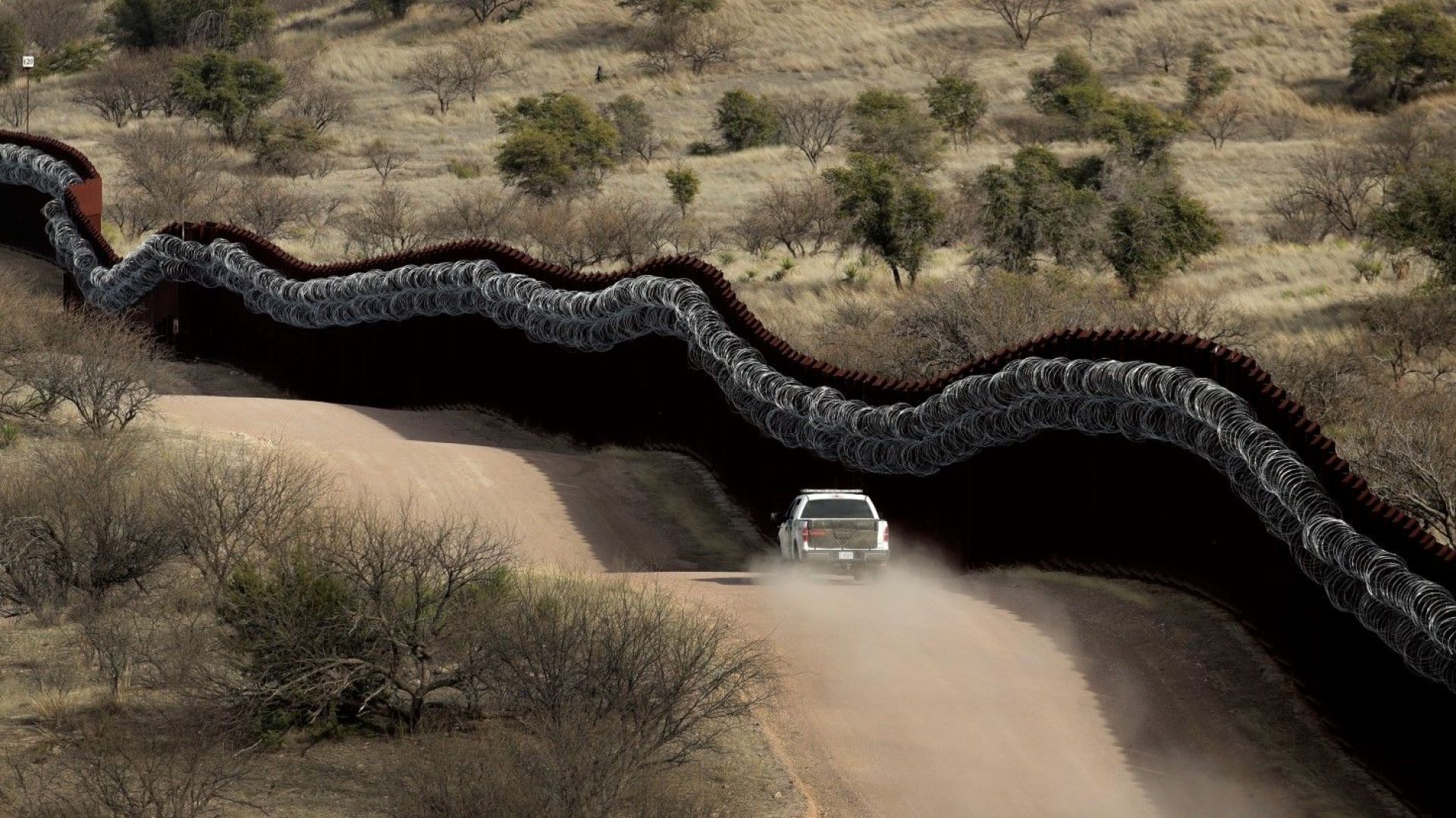 Кабинетът на Байдън възобновява строежа на граничната стена с Мексико