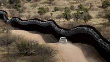 Кабинетът на Байдън възобновява строежа на граничната стена с Мексико